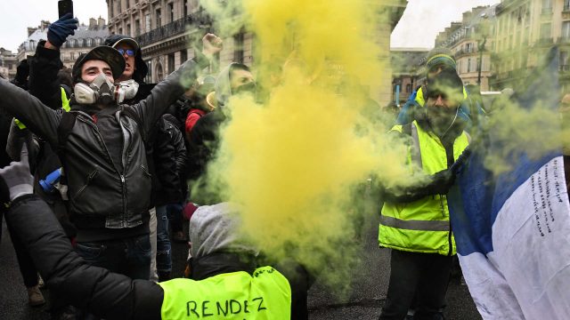 'Yellow Vests' Return Despite Macron's Concessions