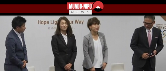 Jogadoras da seleção feminina de futebol japonesa em anuncio