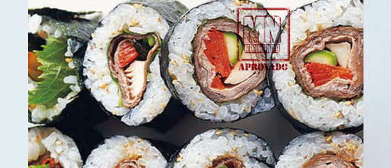 sushi de carne e vegetais