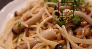 spaghetti de cogumelos com natto