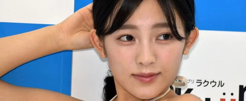 Conheça o fenômeno "nettobashi" no Japão, onde ídolos de gravura se apresentam em saunas, criando uma nova tendência de entretenimento e cultura.