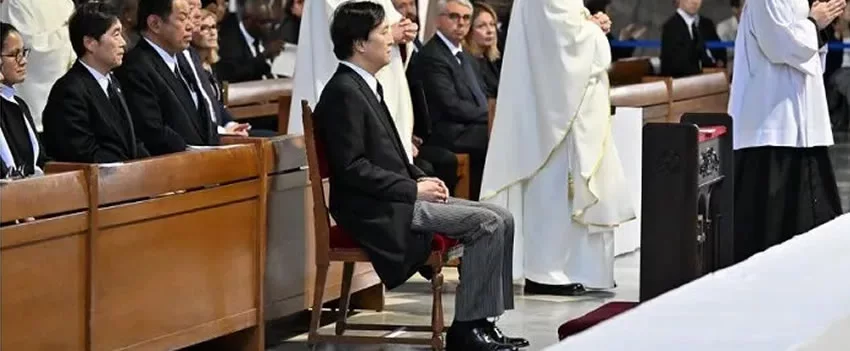 Missa em Tóquio homenageia Papa Francisco e conta com a presença do Príncipe Akishino representando o Imperador do Japão.