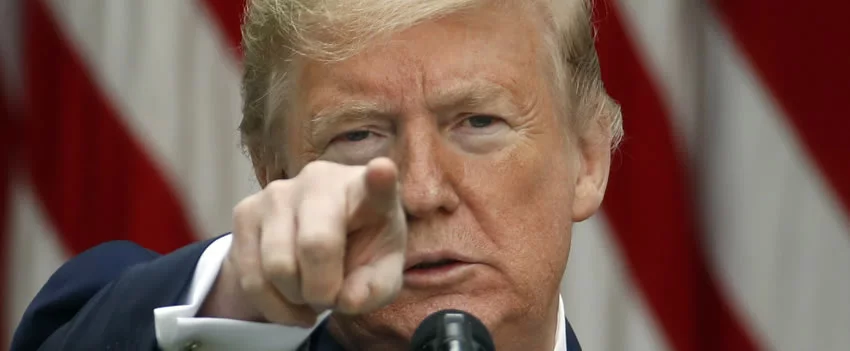 Descubra como as tarifas de Donald Trump impactam o comércio global, especialmente o Japão. Entenda as implicações econômicas e os desafios para o futuro das relações comerciais.