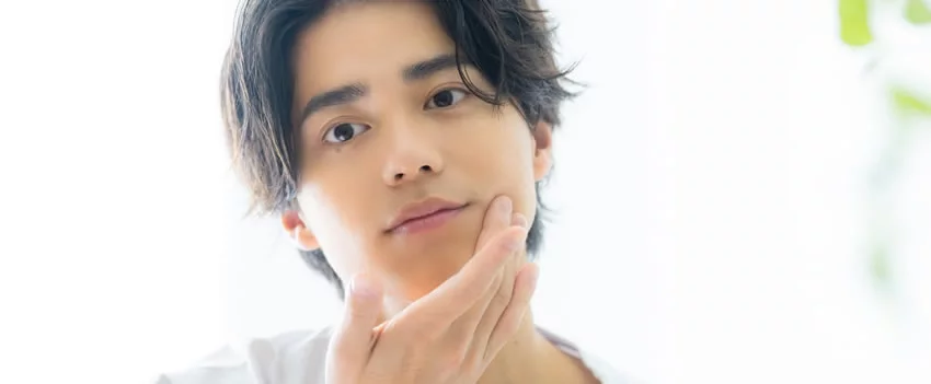 Descubra o crescente mercado da depilação masculina no Japão, impulsionado por mudanças nas normas de higiene e autocuidado. Análise e dados do setor.