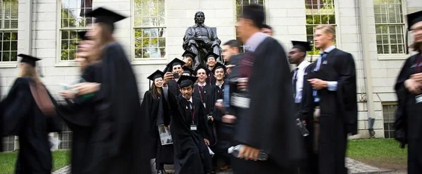 Harvard, estudantes internacionais, governo Trump, SEVP, matrícula, estudantes japoneses, Universidade de Tóquio, computação quântica, política educacional, destino de estudo