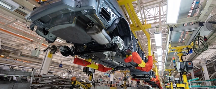 Entenda o impacto da tarifa de 25% dos EUA sobre peças automotivas importadas do Japão, incluindo motores e transmissões. Análise e reações do setor.