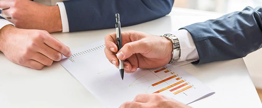 Descubra se é preciso falar japonês para fazer negócios no Japão. Analisamos a crescente importância do inglês e as melhores práticas para o sucesso no mercado japonês.