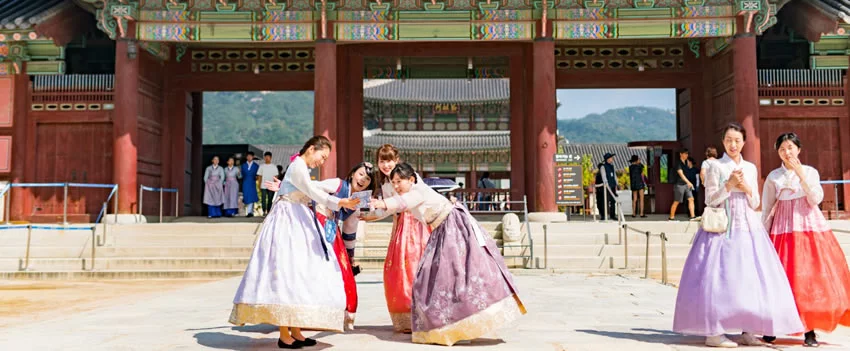 Descubra o notável crescimento do turismo entre Coreia do Sul e Japão após 60 anos de relações diplomáticas. Recordes de visitantes e as promissoras perspectivas futuras.