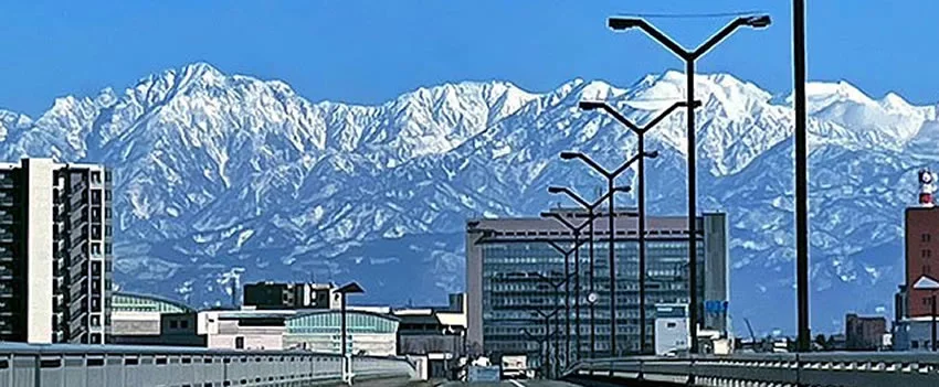 Trilhas, neve e paisagens incríveis nos Alpes do Norte do Japão. Conheça Tateyama, destino de aventura e beleza na primavera japonesa!