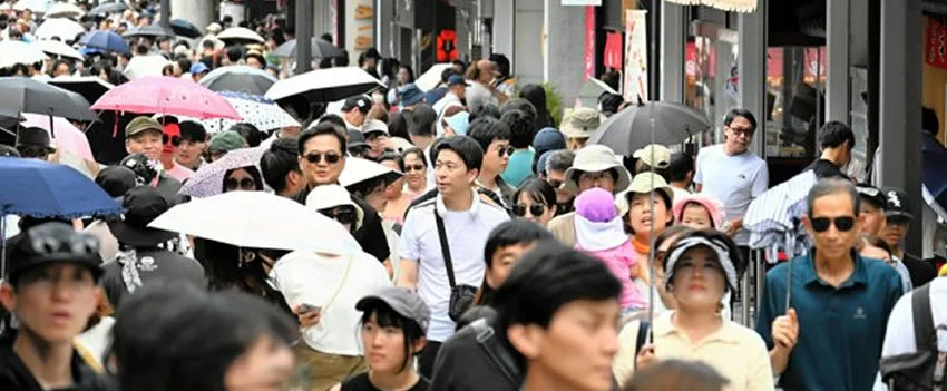 Descubra como as políticas de imigração e residentes estrangeiros se tornaram o foco das eleições japonesas, com o crescimento de partidos nacionalistas e o debate sobre coexistência.