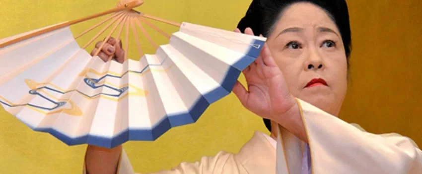 Descubra como Yasuko Yasuhara revitalizou a cultura ozashiki Mito, uma tradição de entretenimento japonesa com gueixas e danças que agora faz parte da identidade da cidade.