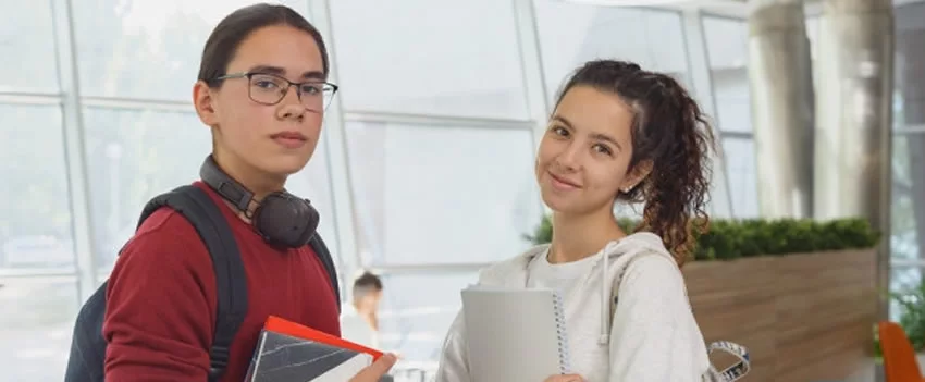 Descubra como as universidades no Japão estão facilitando a entrada de estudantes estrangeiros, com programas de admissão especiais. Conheça as novas oportunidades.