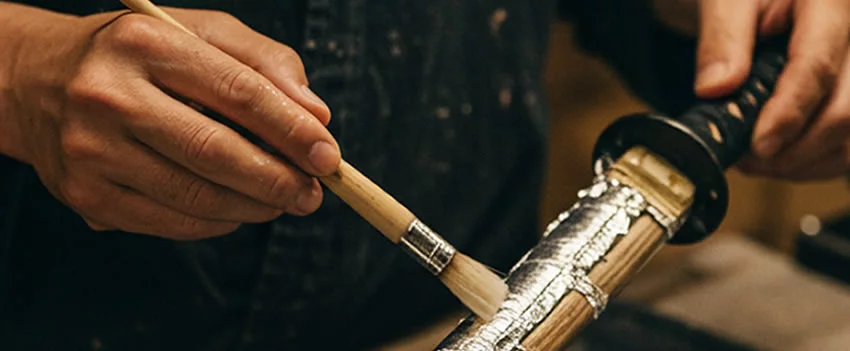 Descubra o artesanato secreto do cinema japonês em Kyoto. De coreografias de lutas de espadas a adereços feitos com clara de ovo, explore os bastidores do Toei Studio Park.