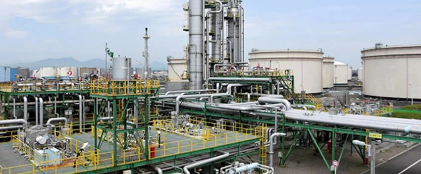 Descubra o ambicioso Projeto CCS da Área Metropolitana em Chiba, Japão, que visa capturar e armazenar CO2 de fábricas para combater o aquecimento global. Operações em 2030.