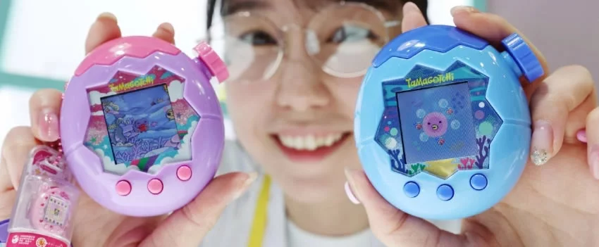 Tamagotchi celebra 100 milhões de unidades com nova versão que une nostalgia e inovação para jovens e adultos de todo o mundo.