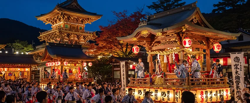 Descubra o Tsuruga Matsuri, o festival mais antigo de Hokuriku, com procissões, danças e rituais no Santuário Kehi Jingu em Fukui.
