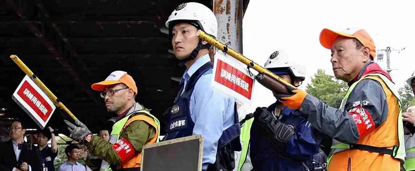 Ataques de ursos no Japão disparam e forçam prefeituras a aumentar drasticamente o salário de caçadores licenciados. Entenda as novas regras e os riscos.