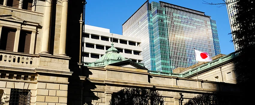 O Japão registra um déficit comercial de ¥ 1.223,8 bilhões no 1º semestre do ano fiscal 2025. Entenda o impacto das tarifas dos EUA e a queda nas exportações.