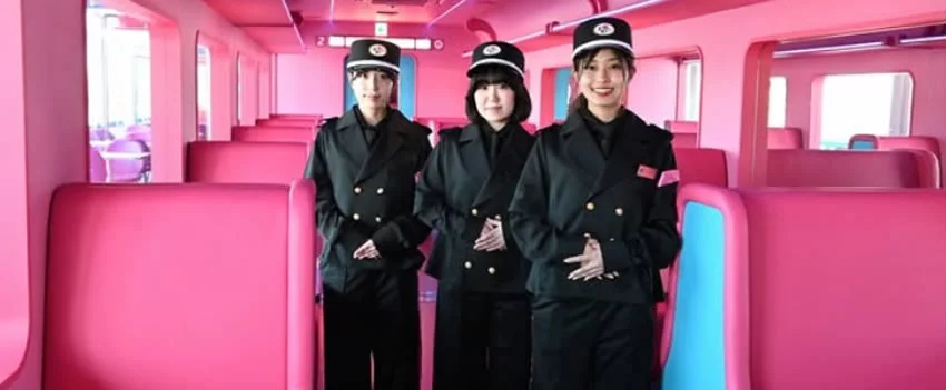 Conheça o Future Train Kyoto, o restaurante kawaii pioneiro no Japão, a bordo de um trem abandonado da Linha Thunderbird em Quioto. Uma experiência futurista!