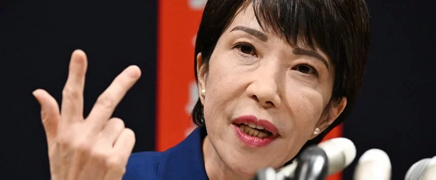 Analisamos como a declaração polêmica de Sanae Takaichi, nova líder do PLD, sobre abandonar o equilíbrio entre vida pessoal e profissional foi recebida pelas mulheres trabalhadoras no Japão.