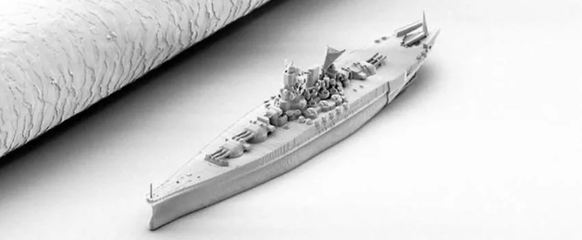Descubra o modelo microscópico de 0,263mm do Navio de Guerra Yamato, criado em impressão 3D, em exposição temporária no Museu Satélite em Kure, Hiroshima. Visite!