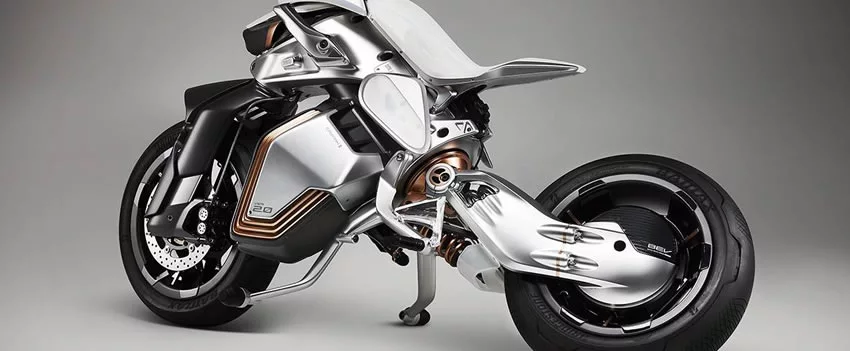 Descubra como a indústria automotiva japonesa, com o Salão da Mobilidade, enfrenta desafios e inovações, impactando expatriados e o futuro do Japão.