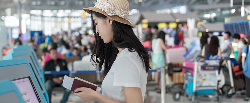 Japão planeja triplicar a taxa de saída para 3.000 ienes! Entenda o impacto do aumento do imposto de turismo e como ele afeta viajantes.