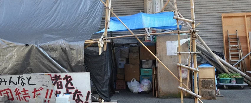Descubra Kamagasaki, a maior favela do Japão, onde a sobrevivência dita as regras e a vida nas ruas é uma dura realidade. Entenda a lógica brutal por trás dessa comunidade e como ela impacta milhares.