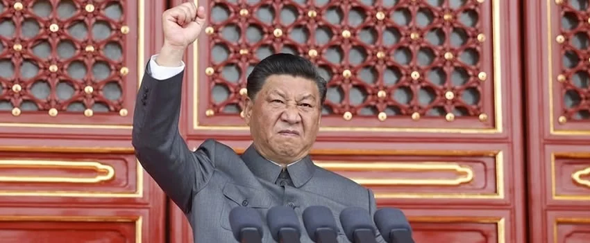 Tensão nas relações China-Japão aumenta após mídia estatal de Pequim chamar postura de diálogo do PM Takai de "hipócrita" e exigir recuo sobre a questão de Taiwan.