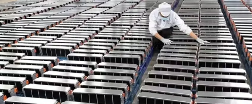 Reciclagem obrigatória de baterias de celular no Japão a partir de 2026! Expatriados, preparem-se para as novas leis que visam proteger o meio ambiente e prevenir incêndios.