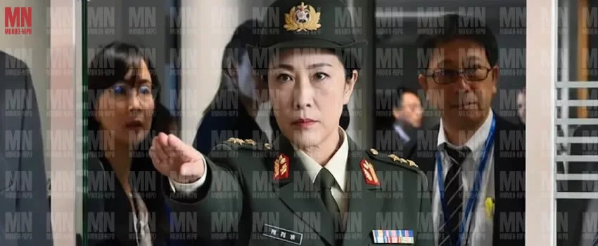 A crise na democracia global avança em 2025. Entenda como o autoritarismo e o populismo ameaçam direitos e a estabilidade no Japão e no mundo.